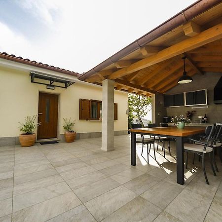 Casa Tilia Villa Sapjane Buitenkant foto