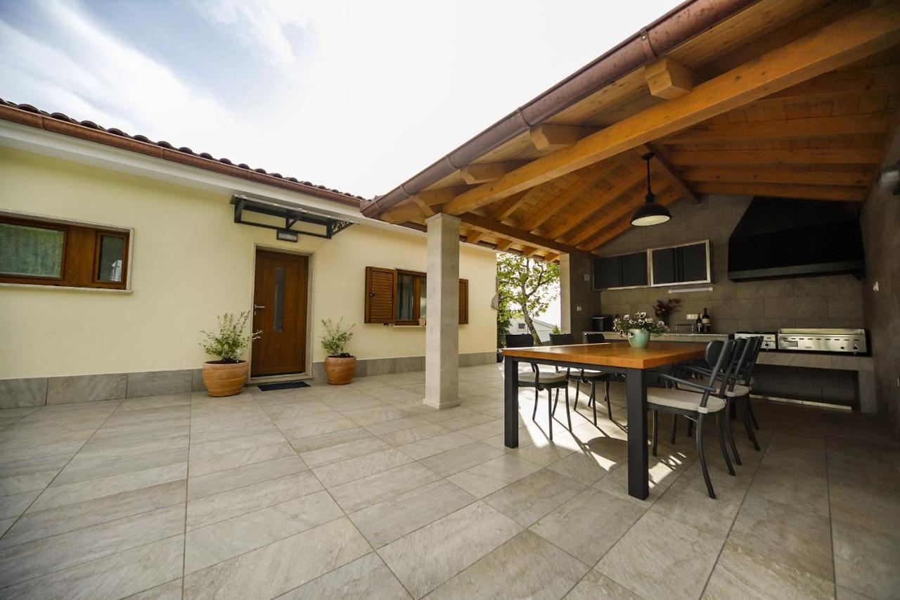 Casa Tilia Villa Sapjane Buitenkant foto